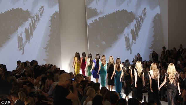 http://i.dailymail.co.uk/i/pix/2011/09/21/article-0-0E05773100000578-633_634x359.jpg
