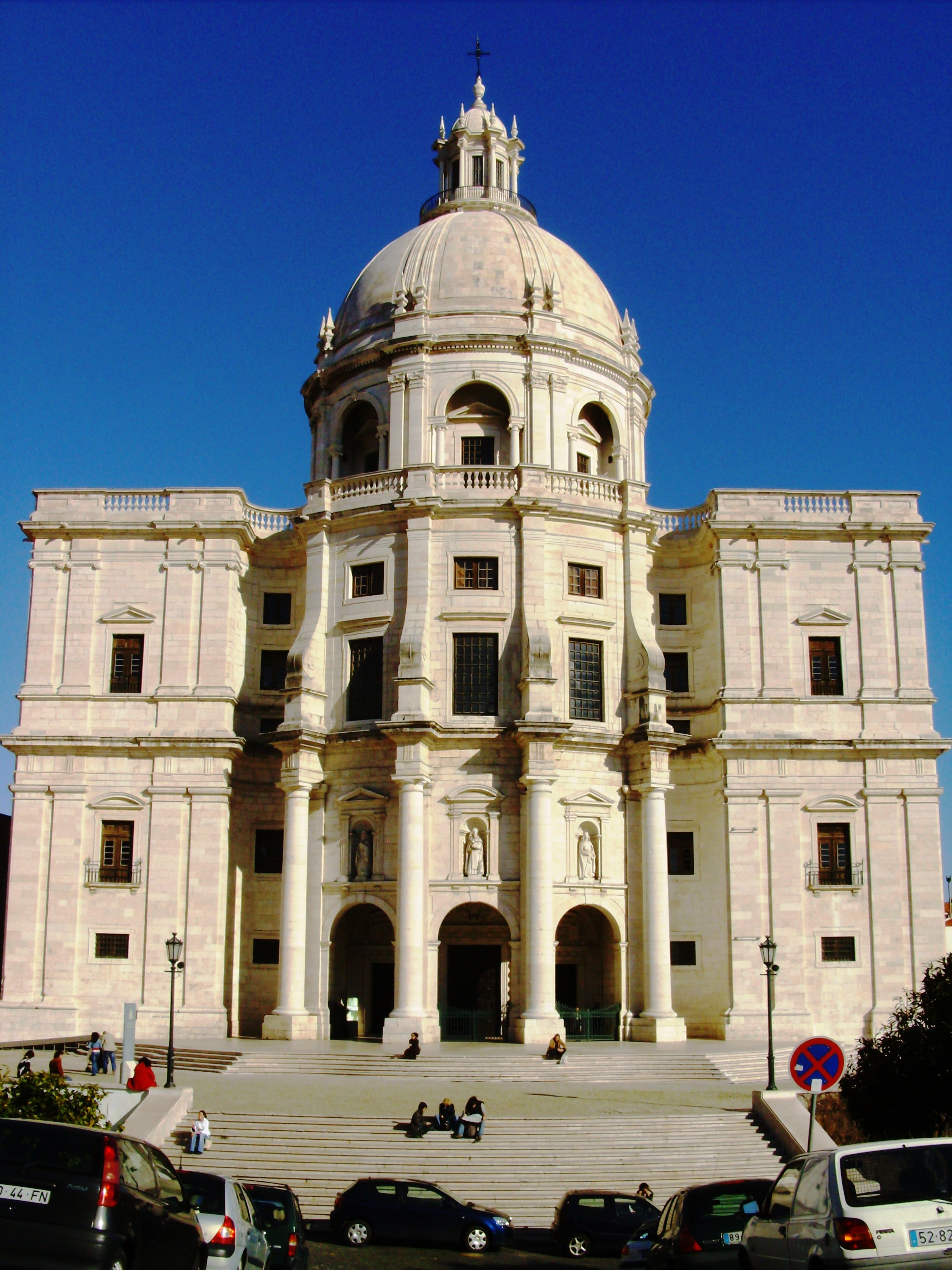 http://upload.wikimedia.org/wikipedia/commons/4/4c/Igr_s_engracia_2.jpg