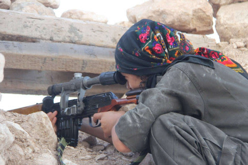 Guerrigliera Ypg (foto da Flickr @Kurdishstruggle)