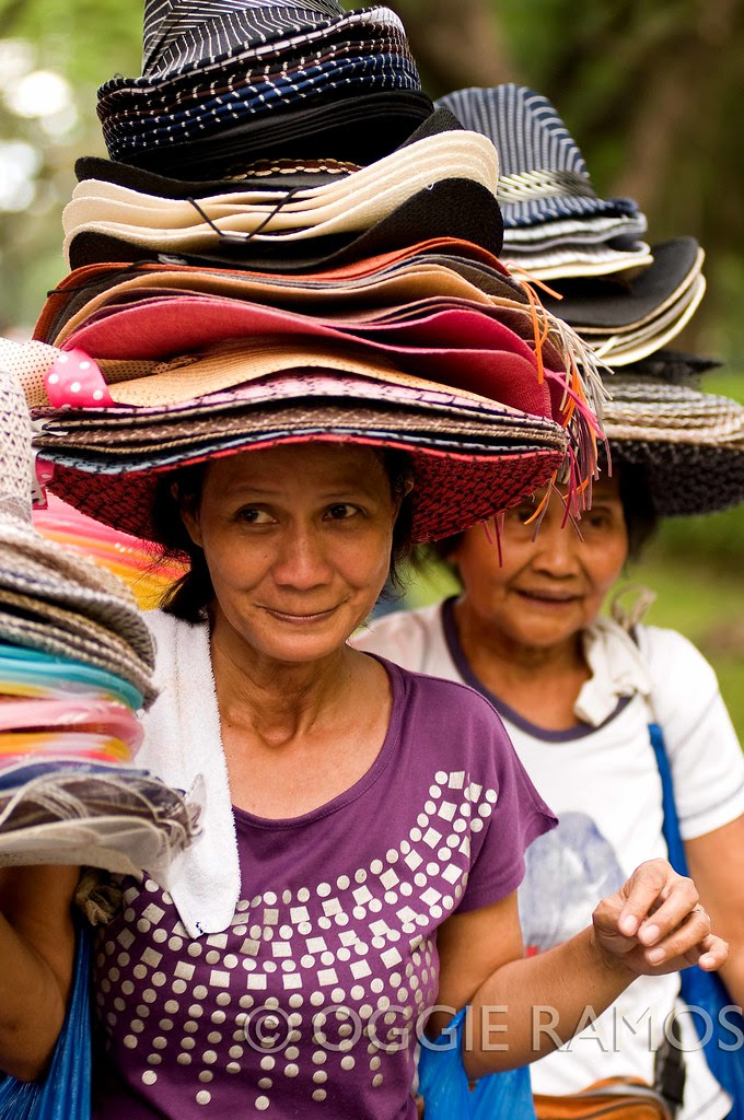 Caracol 2012 - Mom Hatters