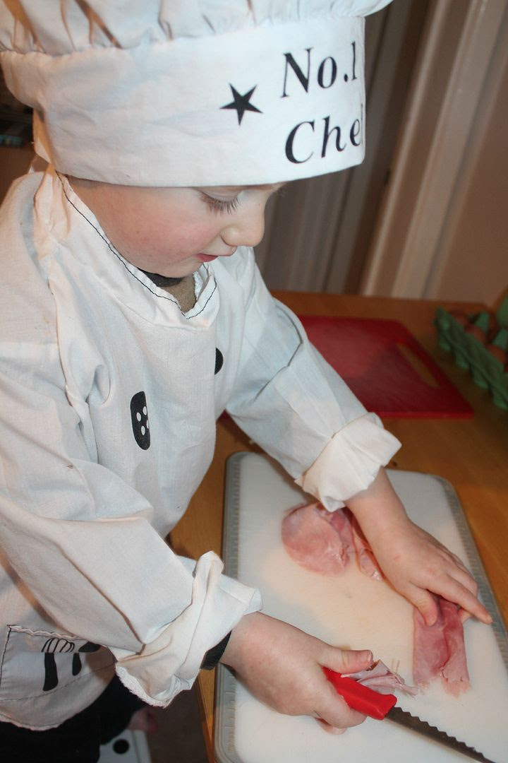 cutting ham