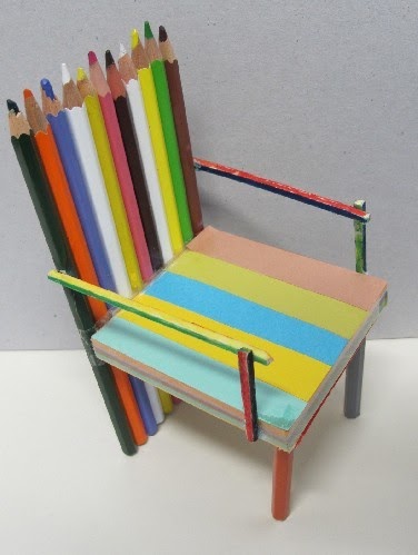 Comment fabriquer une chaise en carton miniature