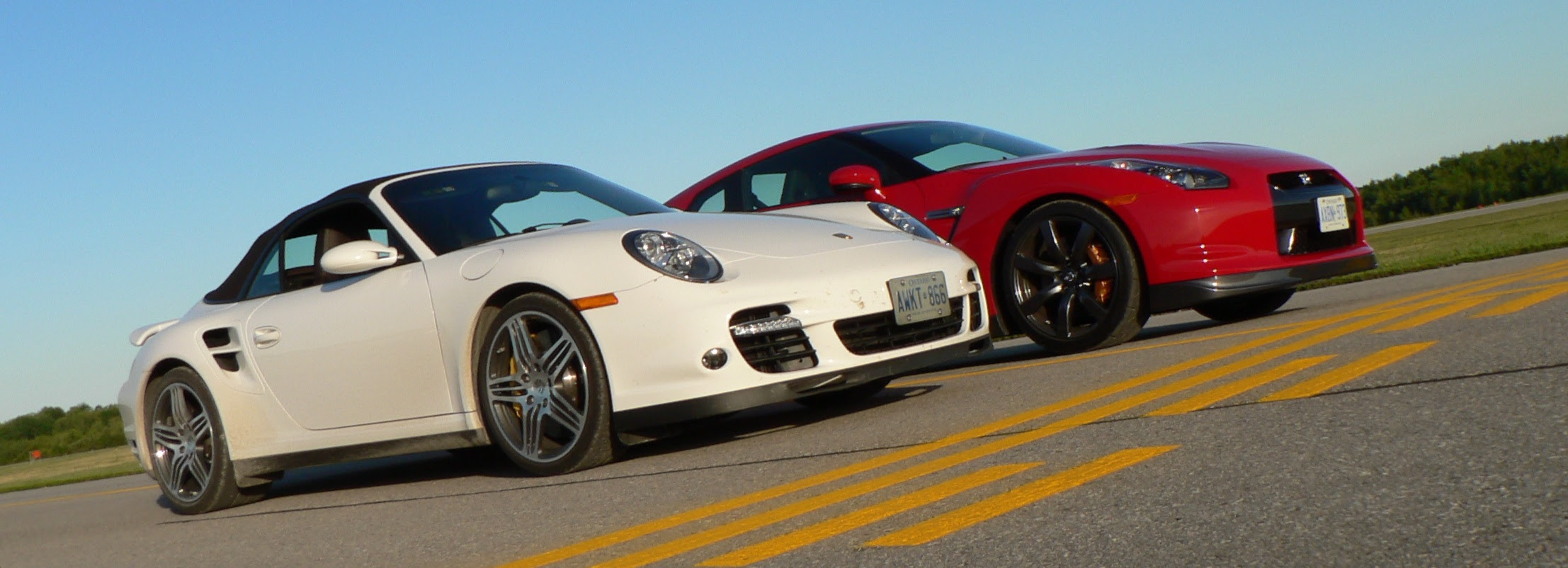 Lexus LFA vs Porsche 911