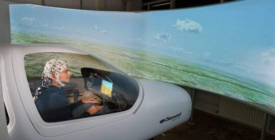 Avião é pilotado com o pensamento