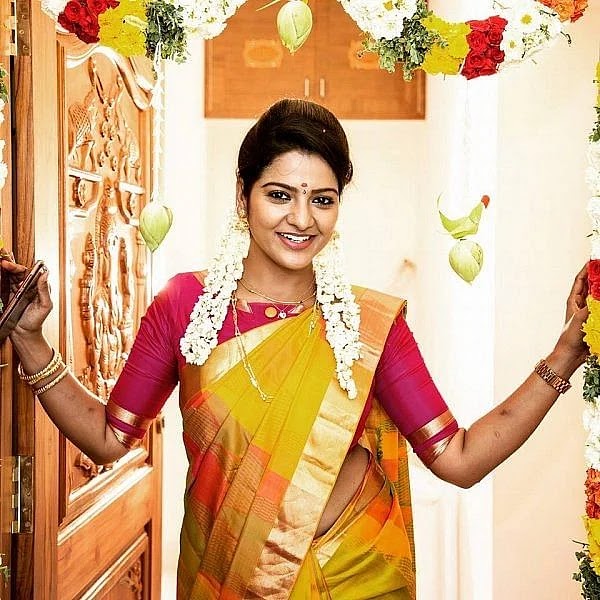 Actress Chithra Death / Pandian Stores costars mourn the untimely death