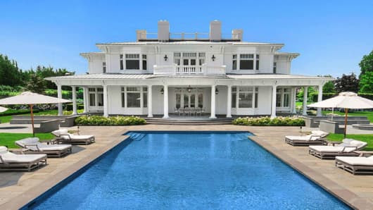 Hamptons beach home sales hit new record