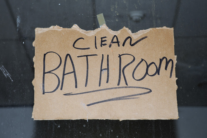 clean bathroom_0703 web