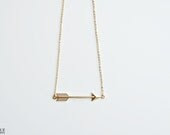 Gold arrow Necklace - BoutiqueMinimaliste Gold arrow Necklace - BoutiqueMinimaliste