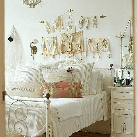 Vintage Decorating Ideas For Bedrooms | DECORATING IDEAS