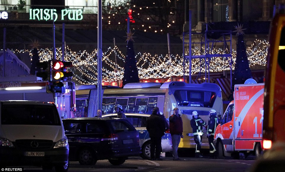 O horrível incidente ocorreu em um local popular entre os turistas - com muitos britânicos na cena do crime