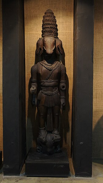File:Monolith statue made by Bhuta Cult.jpg