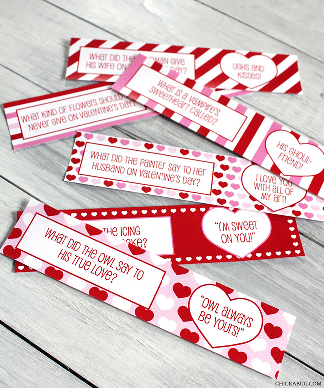 Free printable Valentine's Day school lunch jokes from Chickabug