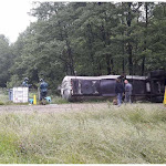 Jura : un camion-citerne de 28 000 litres de goudron se couche et pollue un étang