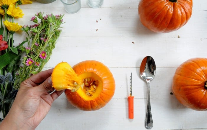 Are you looking for an easy floral decor project that gets your home fall-ready in a jiffy? You can make a pretty pumpkin vase with this quick tutorial.