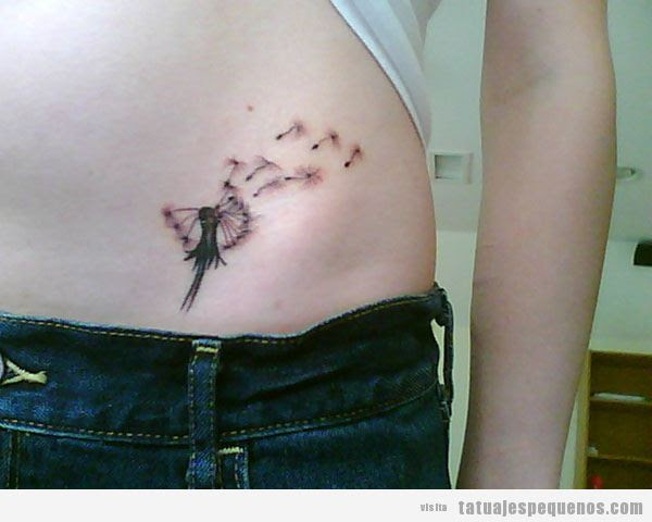 Featured image of post Tatuajes En La Cadera Para Mujer Chiquitos La tinta de los tatuajes tiene un origen animal como much simos de los productos de nuestro d a a d a