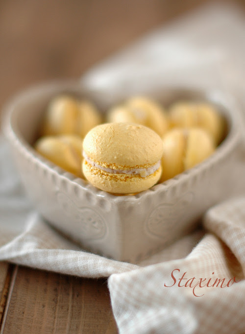 Valentine's macarons