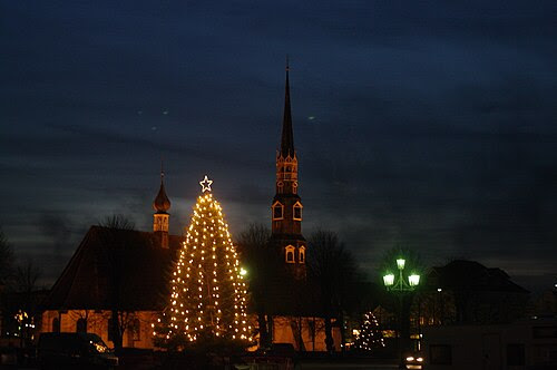 Heide weihnachtsmarkt st juergen und baum schwarz 07.12.2009 18-53-36