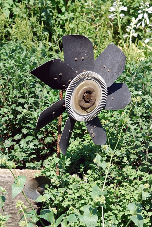 Utterly Beautiful Rusted Metal Art Works (27)