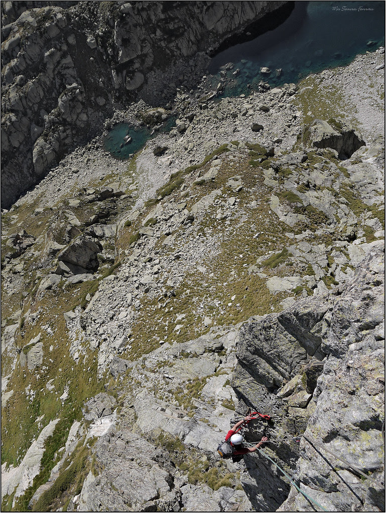 ESCALANDO LA VIA EXCELSA AL PICO DE ARTOUSTE