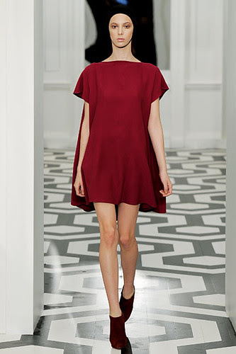 Da Fashionista.com: Fashion Diary: Burgundy Skirt
