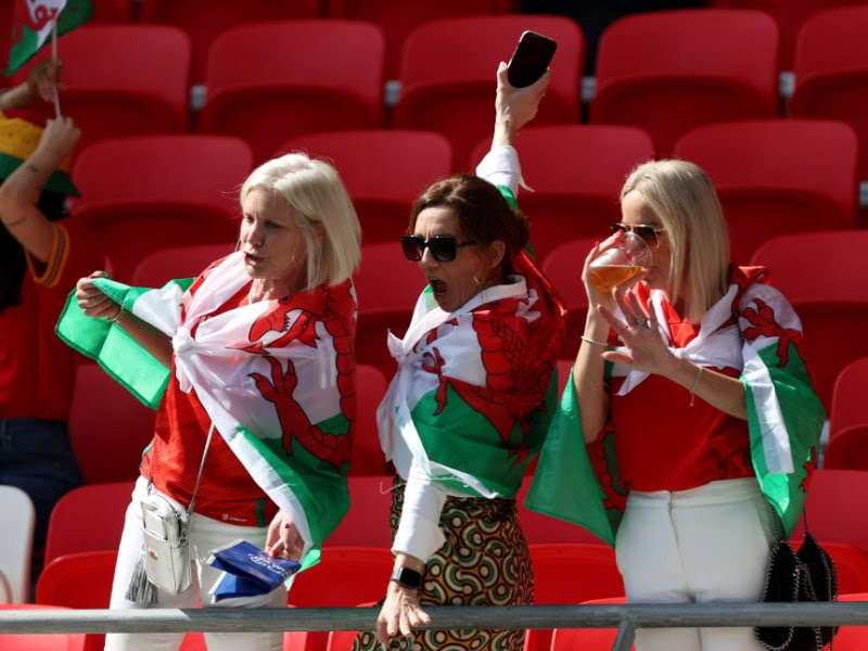 Abpfiff 1. Halbzeit: Wales - Iran 0:0