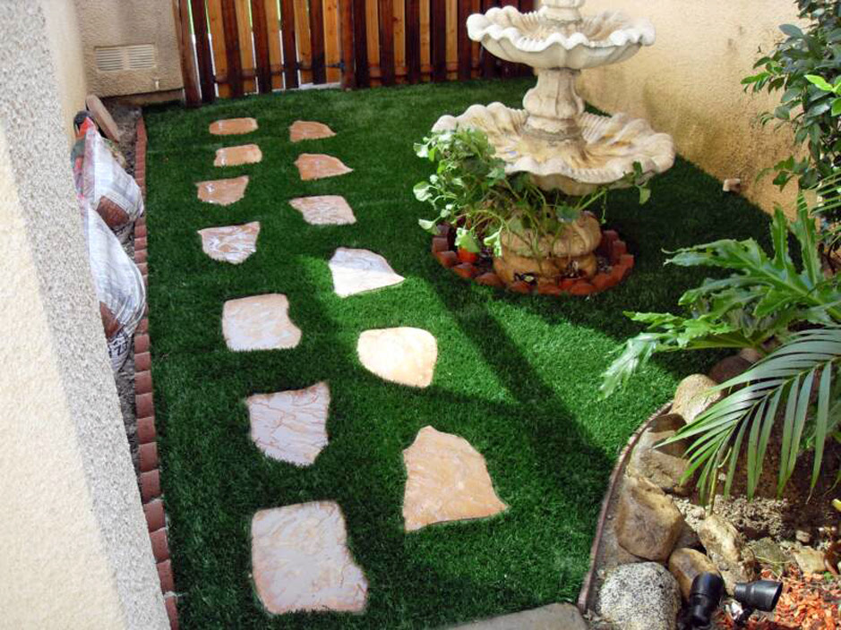 Astro Turf Backyard Ideas - House Backyards