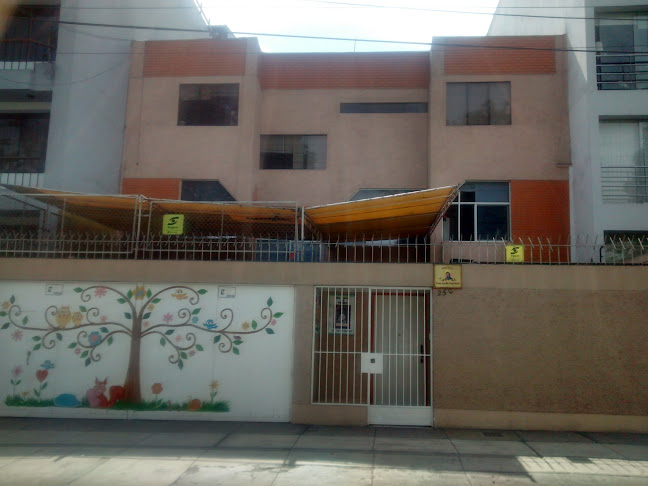 Dominguez 250, San Borja 15037, Perú