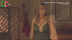 Julia Palha sensual em vários trabalhos