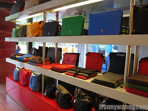 CONTEST ALERT!!!] Crumpler : Guess what's in the Bag?