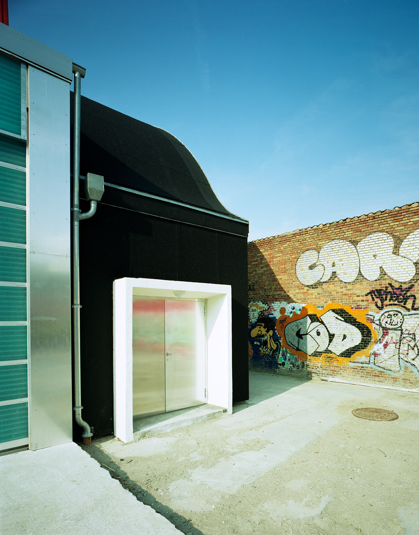 http://www.archdaily.com/wp-content/uploads/2009/02/2065662378_sja-13-photographer-vegar-moen.jpg