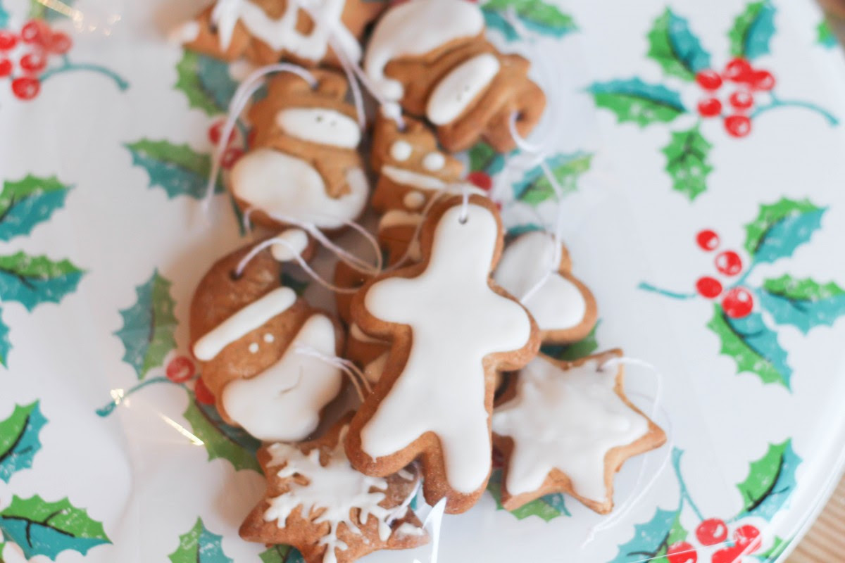 Edible Christmas Tree Decoration Crossword Clue  17 Agustus 2017