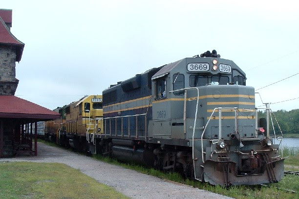 HLCX 3669 in McAdam HLCX 3669