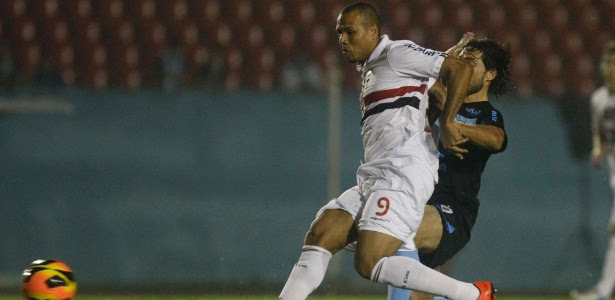 Luis Fabiano marcou o primeiro gol do São Paulo no amistoso desta quarta-feira 