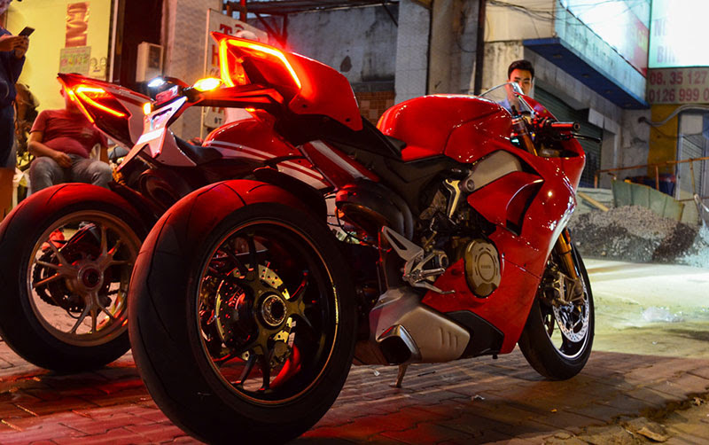 Ducati Panigale V4S đầu tiên về Việt Nam, giá khoảng 1,6 tỷ đồng Ducati Panigale V4S đầu tiên về Việt Nam, giá khoảng 1,6 tỷ đồng
