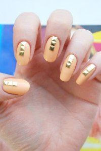 stud nail art