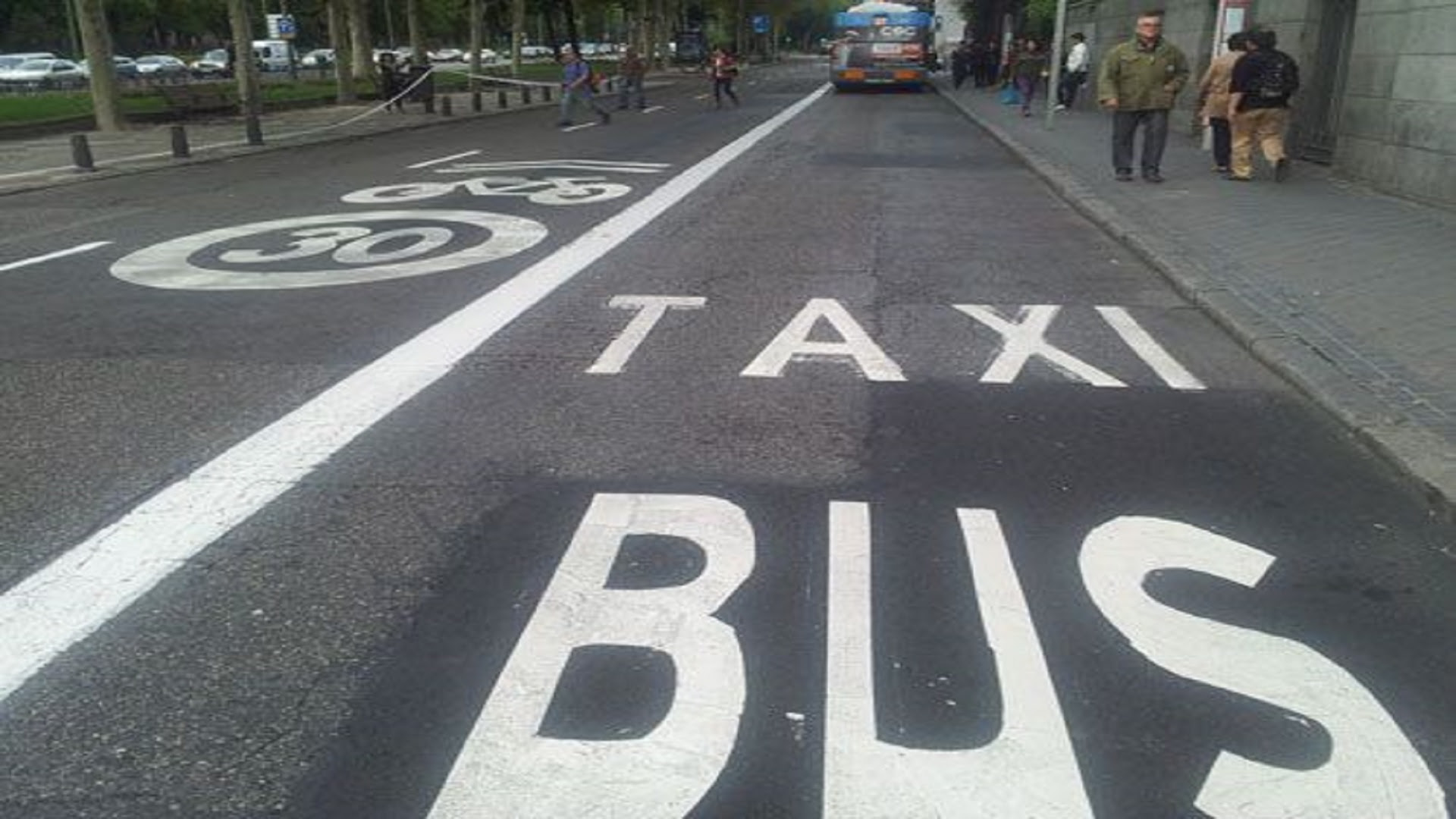 carril Bus-Taxi carril Bus-Taxi