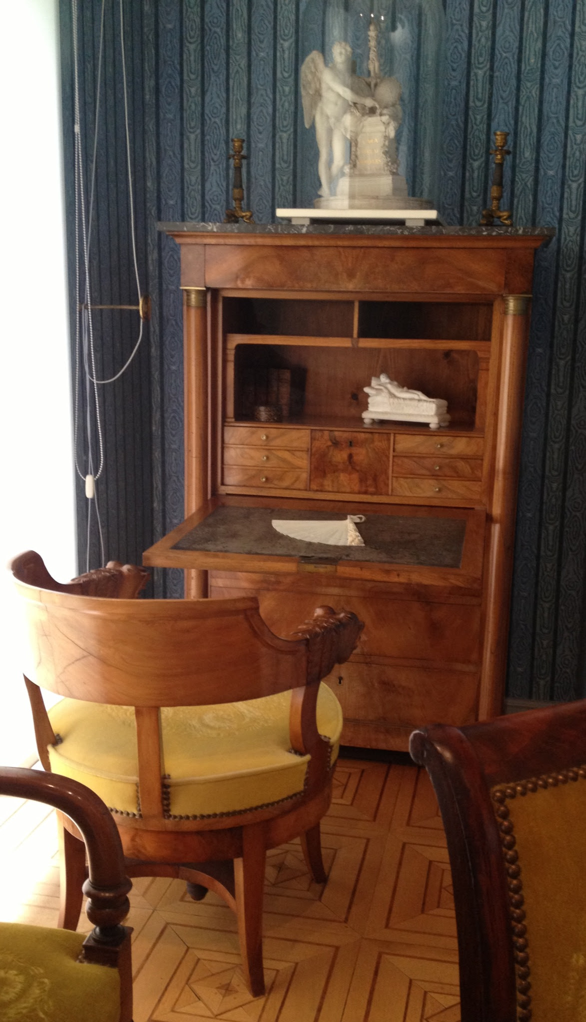 WritingDeskSmallColmarMuseum WritingDeskSmallColmarMuseum