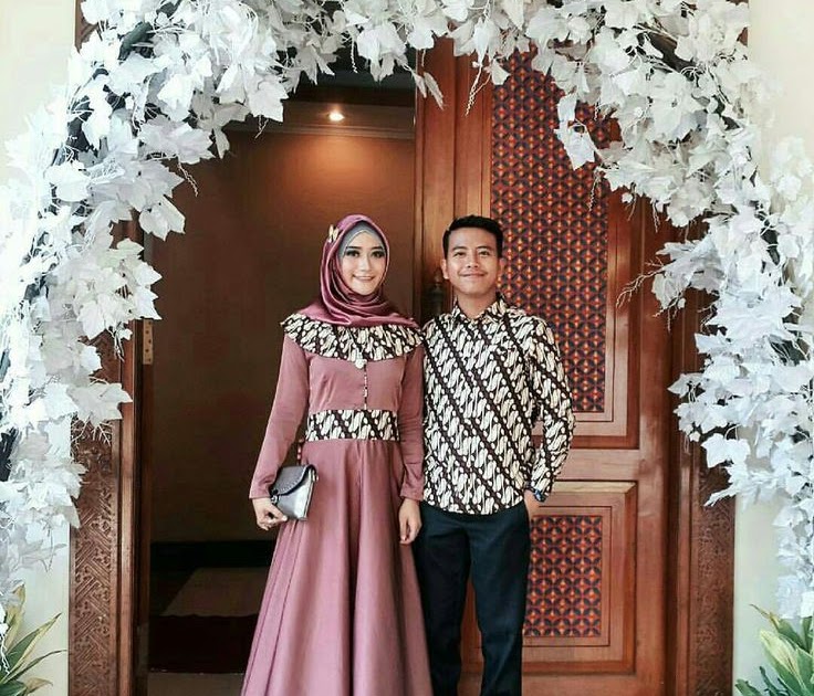 40 Model Gaun Seragam Batik  Keluarga  Inspirasi Terbaru 