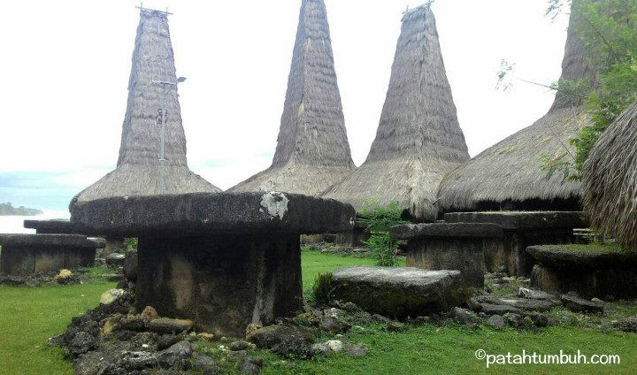 View Rumah Panggung Tempat Menyimpan Hasil Pertanian PNG