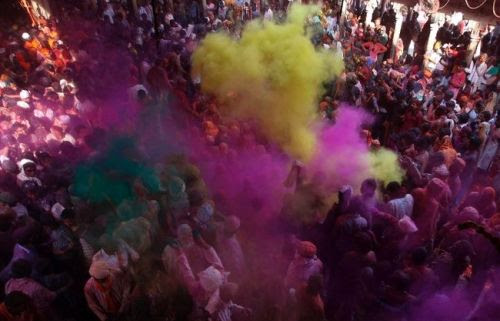 bf free wallpaper: Holi Wallpaper