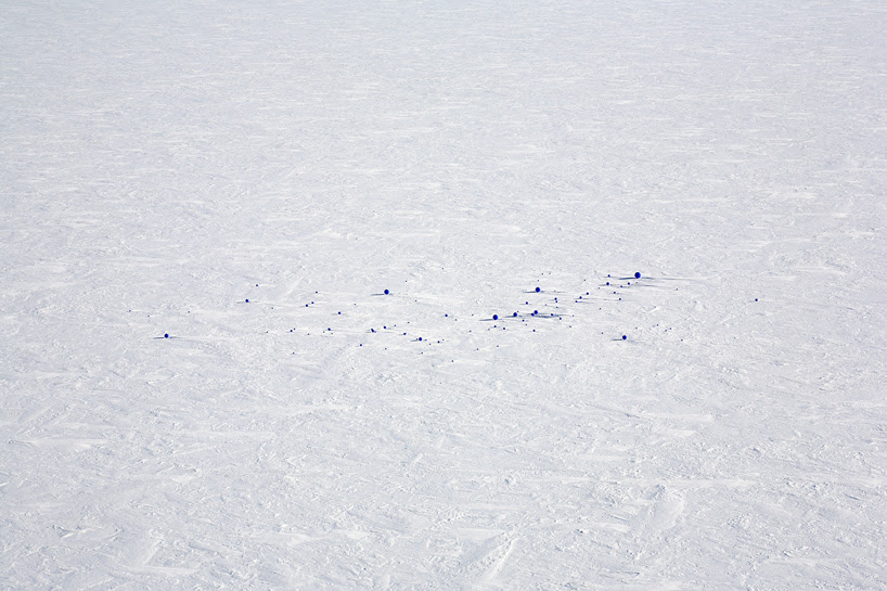 stellar axis aligns 99 blue spheres to stars in the antarctic sky designboom