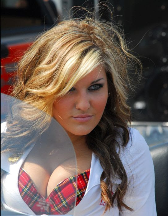 Hot Tilted Kilt Girls (40 pics) Hot Tilted Kilt Girls (40 pics)