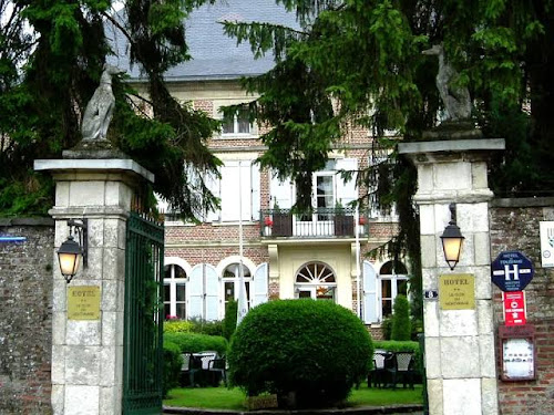 Logis Hôtel le Clos du Montvinage Rest. Auberge Val de l'Oise à Étréaupont