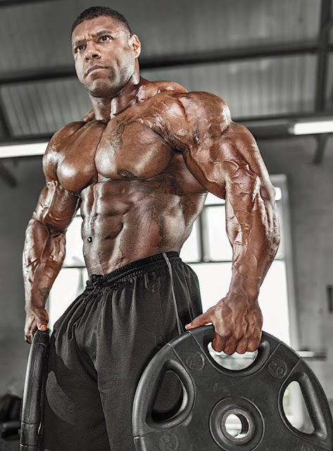 Central Training : IFBB Pro Nathan 