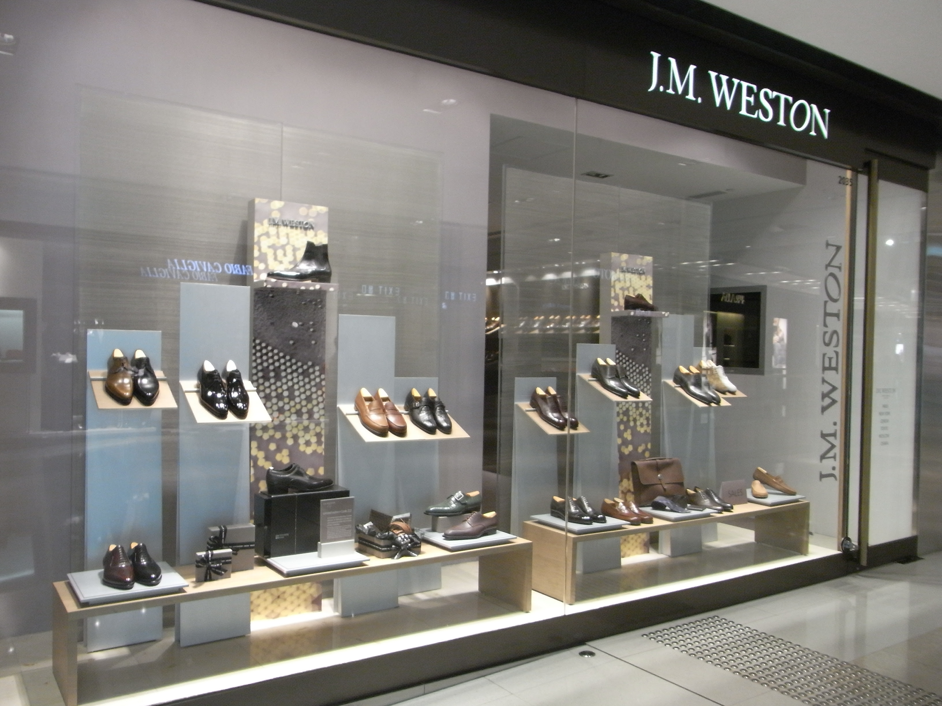 elite shoe store