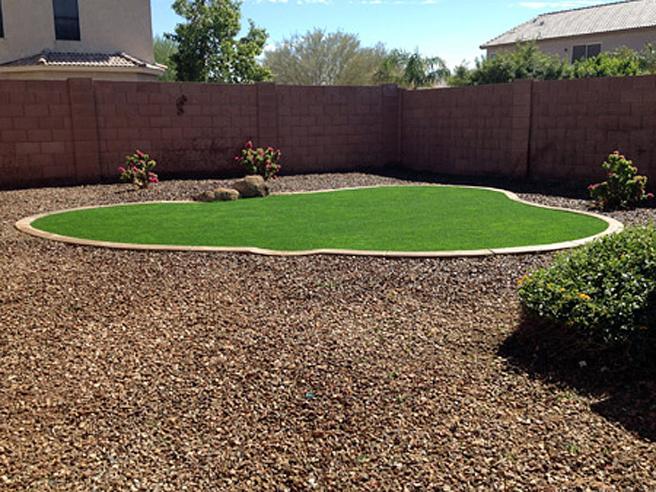 Synthetic Lawn Shongopovi Arizona Backyard Deck Ideas Backyard Landscape Ideas
