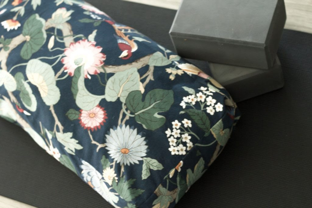 how to make a yoga bolster pillow