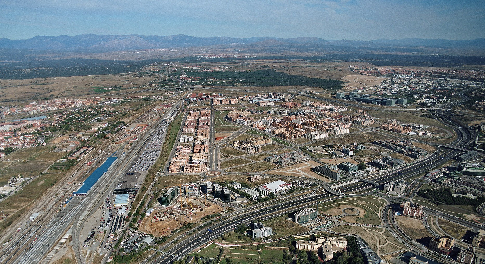 ¿Has probado a salir del PAU de Las Tablas andando? ¿Has probado a salir del PAU de Las Tablas andando?