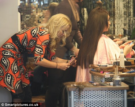 http://i.dailymail.co.uk/i/pix/2012/01/19/article-2089089-0F8891D400000578-784_468x372.jpg