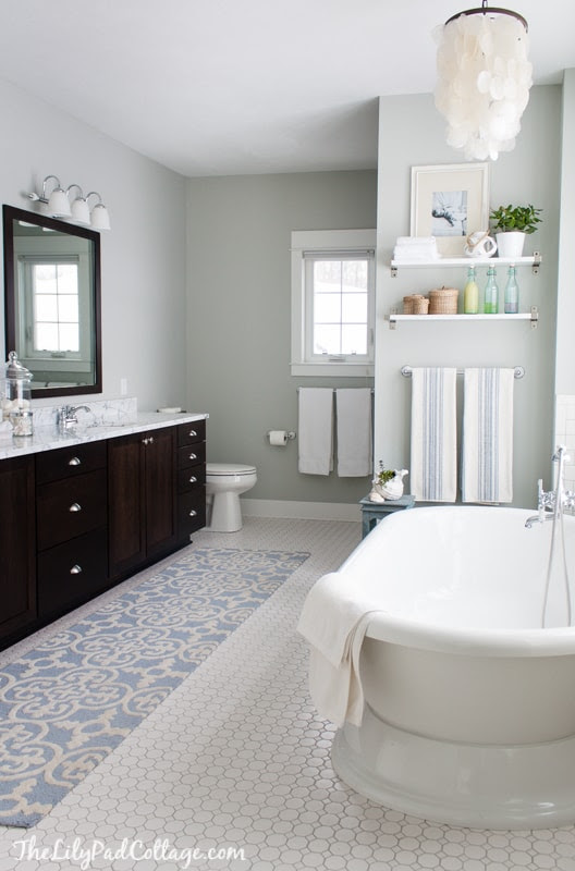Coastal Bath Decor